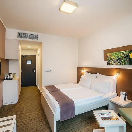 Maximus Hotel